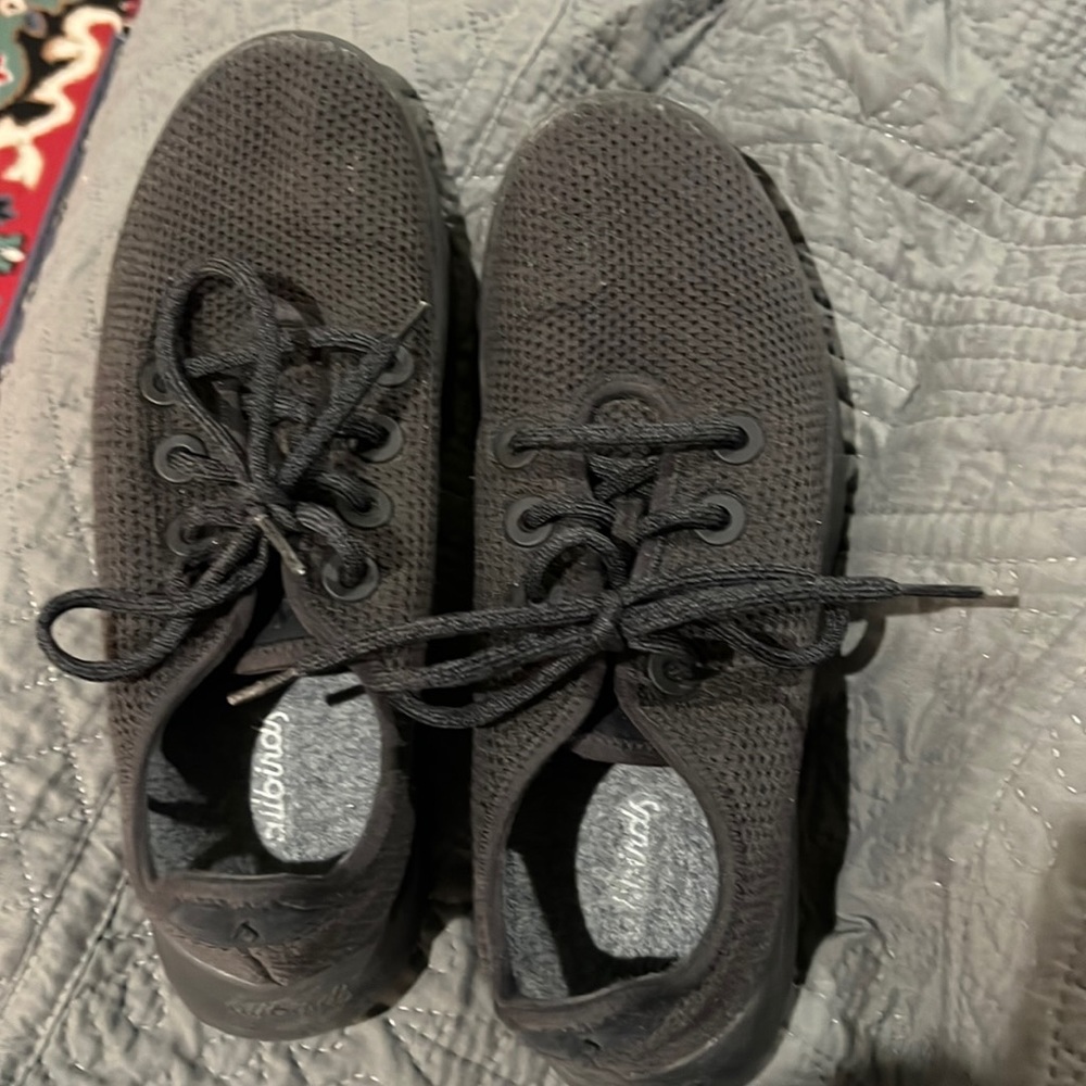 Women’s Allbirds black tree runner size 9
